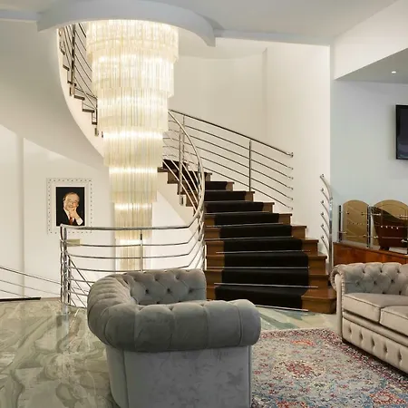 Continental Hotel 4*