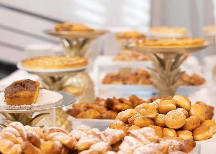 Отель Continental Римини