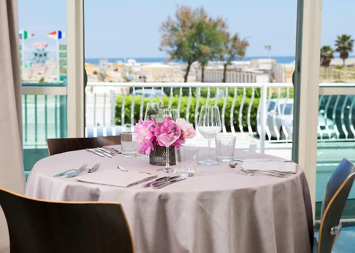 Continental ホテル