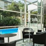 מלון Continental 4*