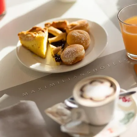 Continental فندق ريميني