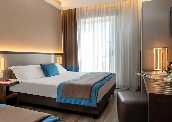 Отель Continental 4*