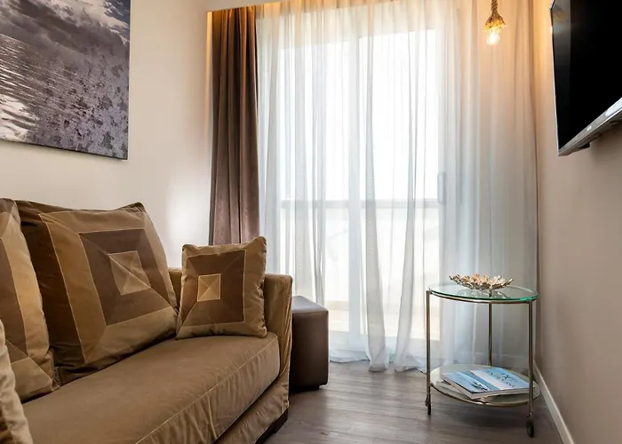 Continental Hotel 4*